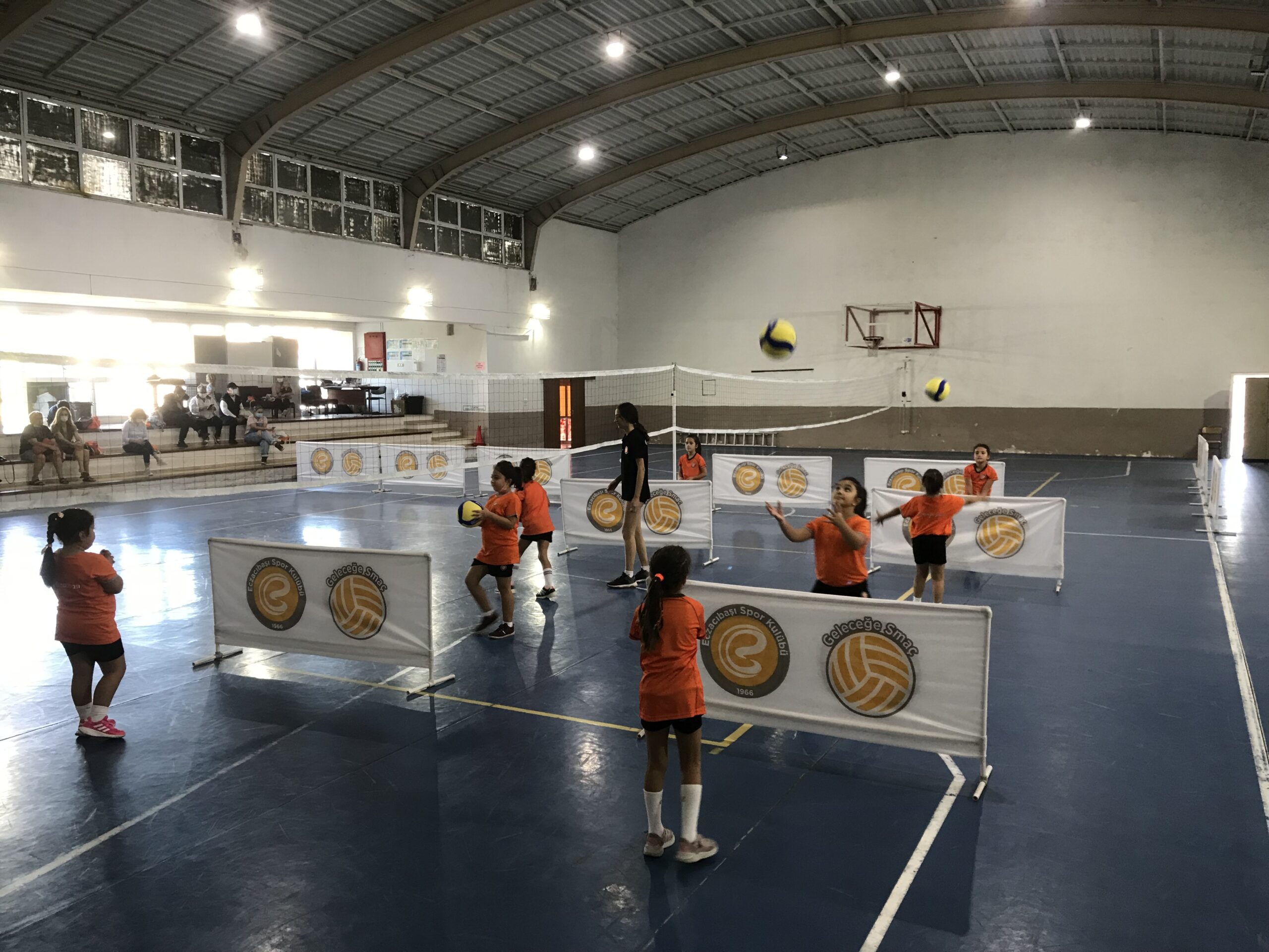 ECZACIBAŞI VOLEYBOL GELECEĞE SMAÇ TURGUTREİS KAMPÜSÜ